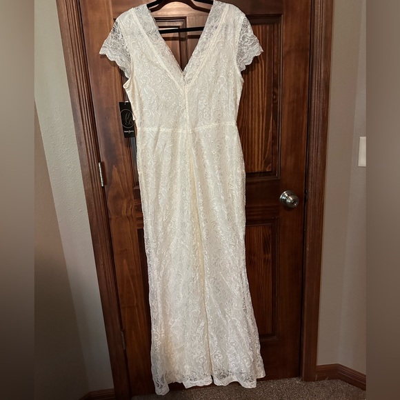 XL Maria Bonita Wedding Dress - Picture 2 of 8